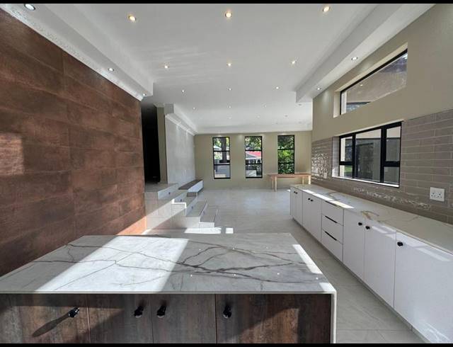 5 BEDROOM HOUSE FOR SALE IN MALVERN
